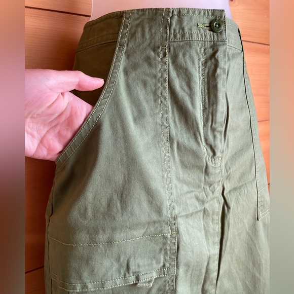 L.L.Bean green Cargo style cotton skirt - Picture 3 of 5